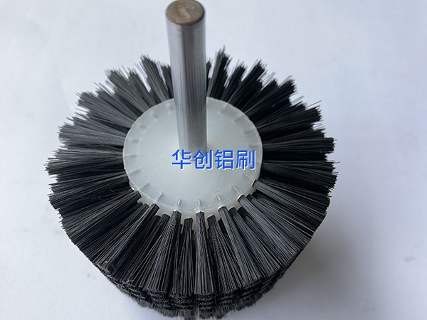 導(dǎo)致工業(yè)毛刷輥掉毛的原因分析！
